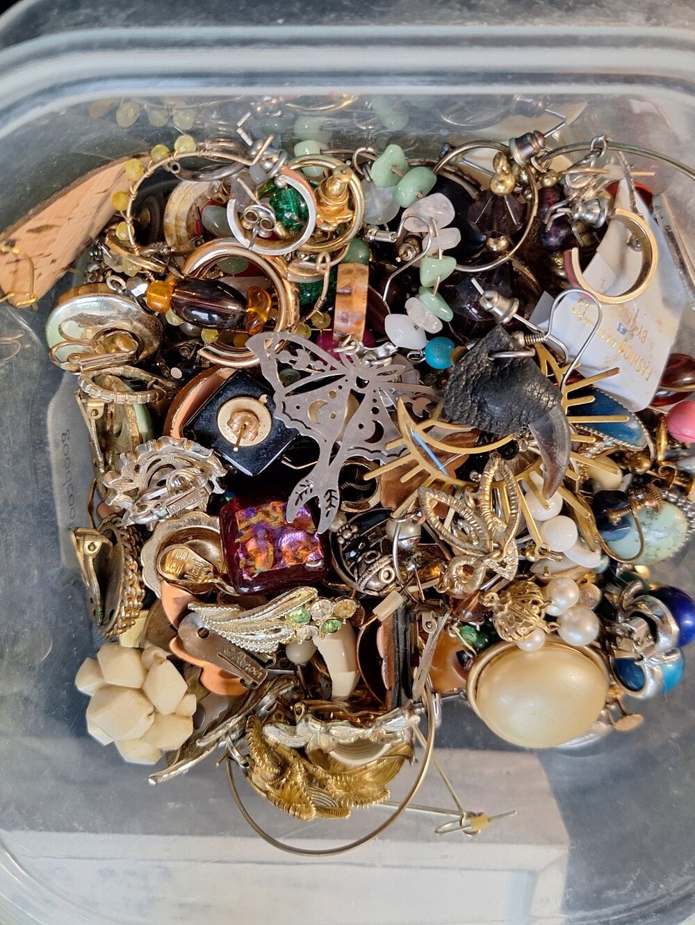 1.75 LB Vintage to Now single earrings lot fun to dig DIY Crafting Unchecked - Picture 3 of 5